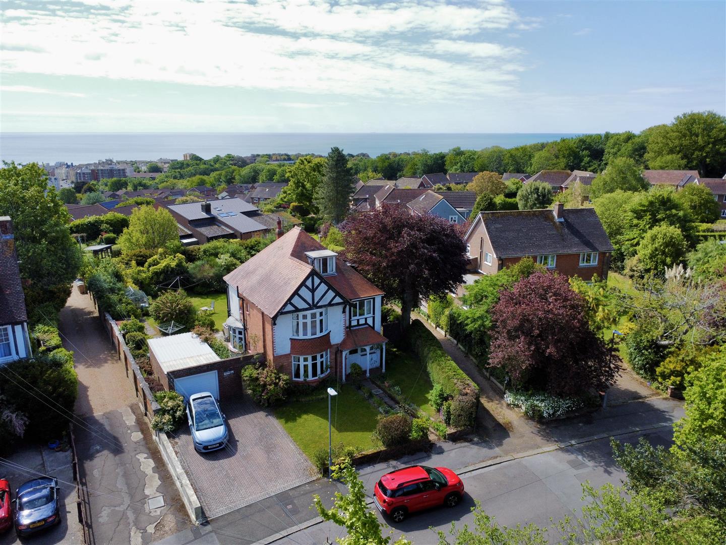 5 bed property in Amherst Gardens, Hastings